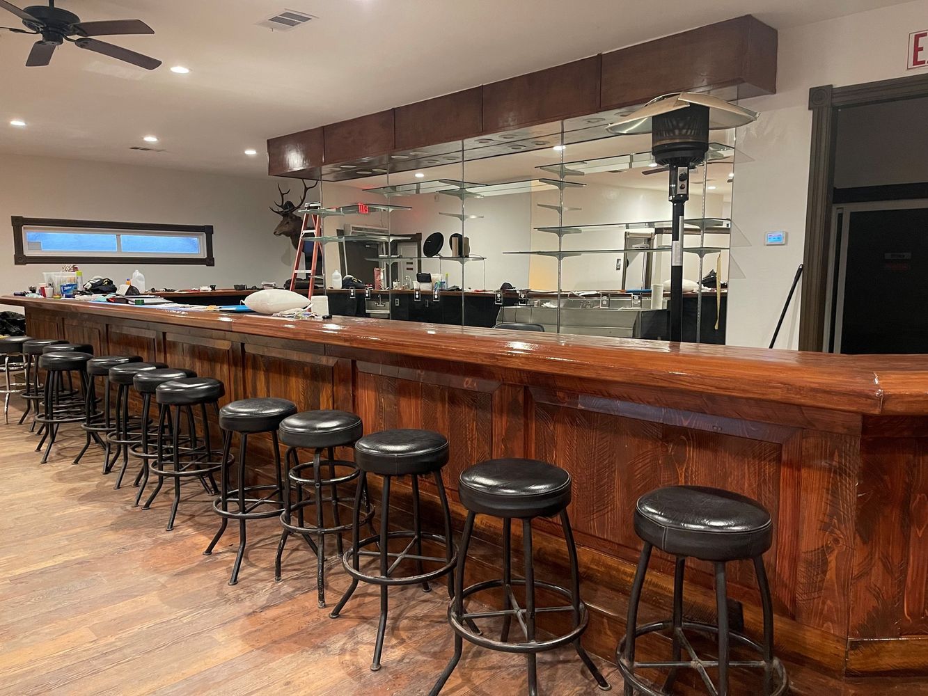 Turn Key Bar & Apartment in Riverdale, CA: 5020 19 1/2 Ave, Riverdale, CA 93656